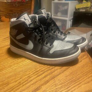 Jordan 1 Mid Shadow BQ6472-007 Womens 10.5 Mens 9